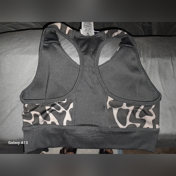 Reebok sports bra - Picture 2 of 2